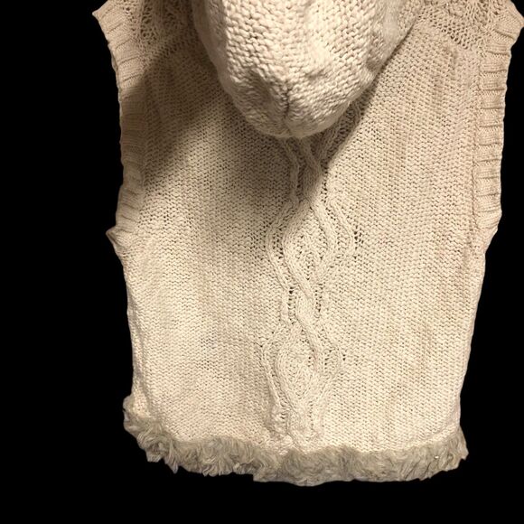 Old Navy Faux Fur Trimmed Hooded Vest, Cable Knit, 2 Button Hoodie SZ Junior L - Picture 8 of 8